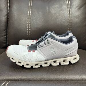 On Running White and Gray Athletic Shoes